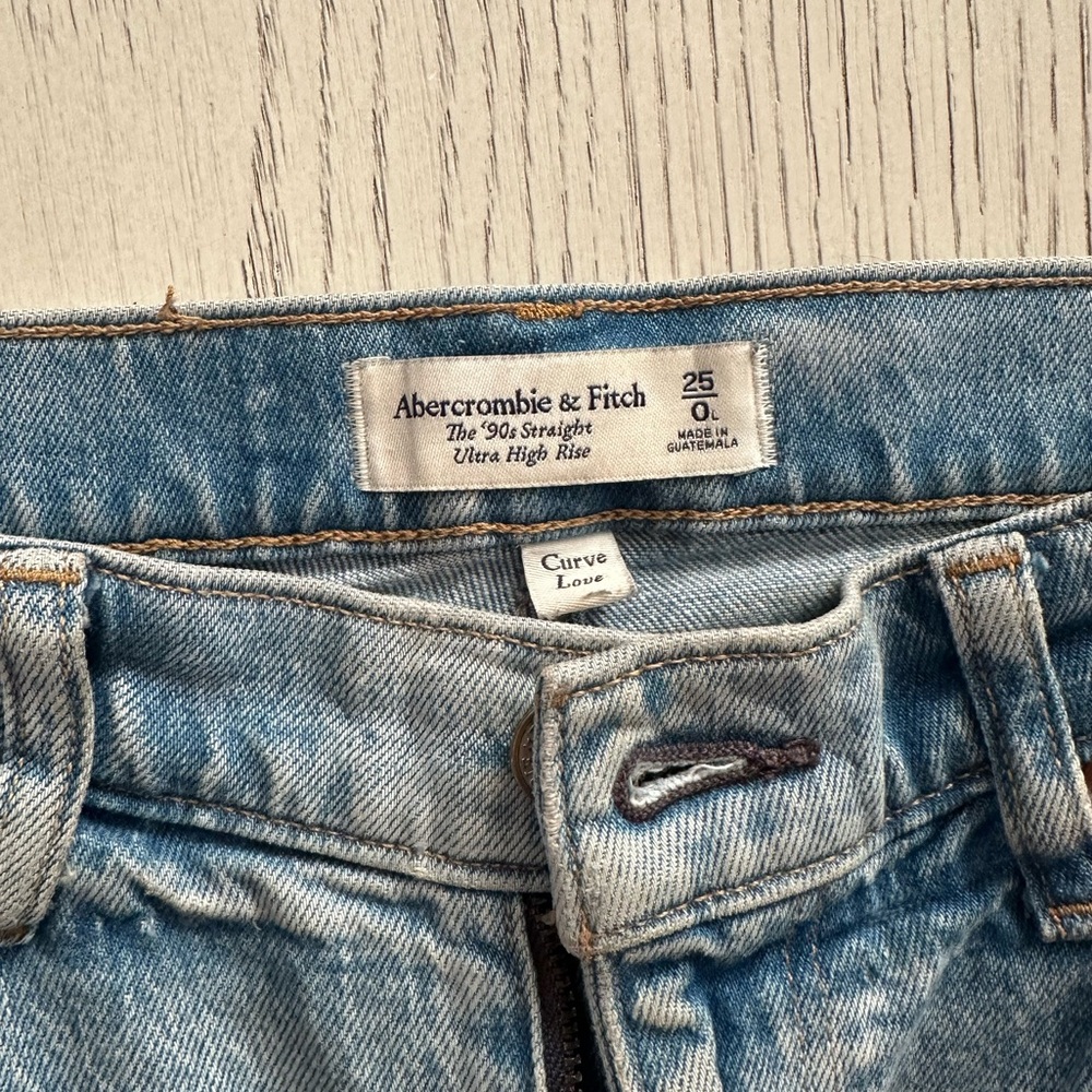 Abercrombie & Fitch 90s straight ultra high rise